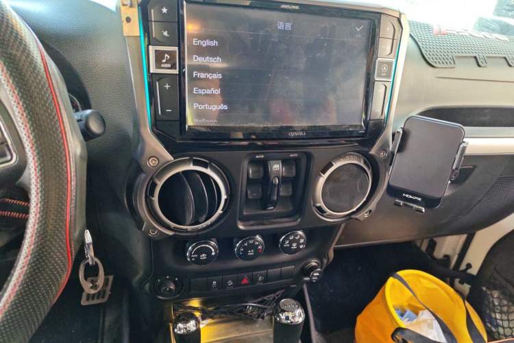 Used Jeep Wrangler 2014 3.0L Sahara Four-Door Edition Audio And AC Panel