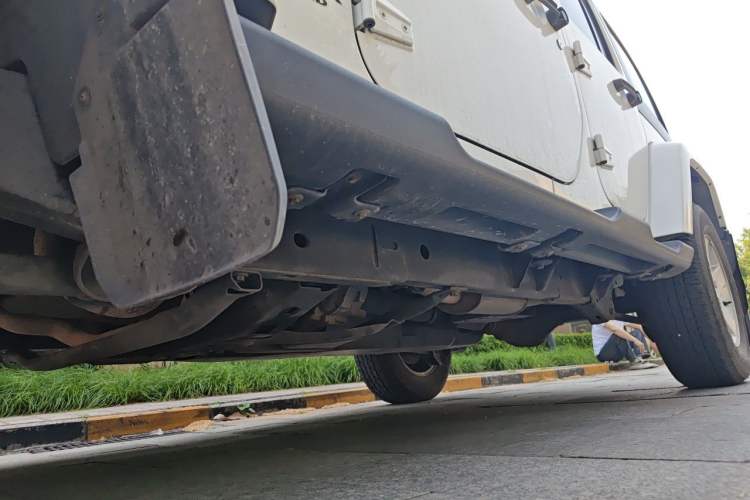 Used Jeep Wrangler 2014 3.0L Sahara Four-Door Edition Chassis Front Left
