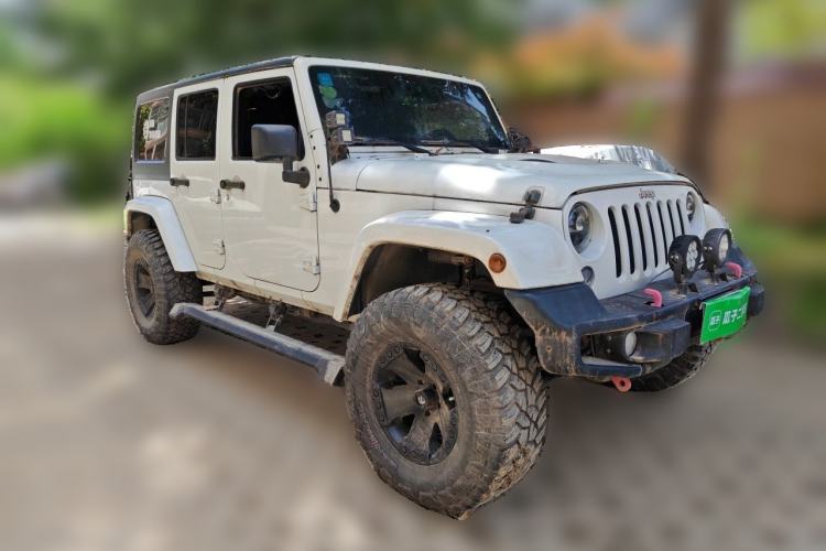 Used Jeep Wrangler 2014 3.0L Sahara Four-Door Edition Front Right 45 Deg