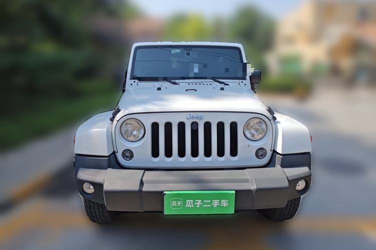 Used Jeep Wrangler 2014 3.0L Sahara Four-Door Edition Front