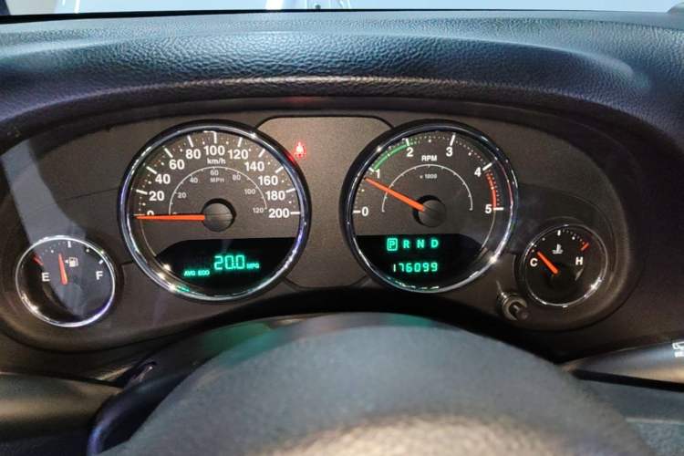 Used Jeep Wrangler 2014 2.8TD Sahara Four-Door Edition Instrument Cluster