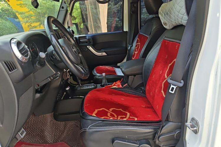 Used Jeep Wrangler 2014 3.0L Sahara Four-Door Edition Left Front Seat