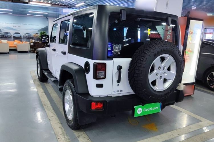 Used Jeep Wrangler 2014 2.8TD Sahara Four-Door Edition Rear Left 45 Deg