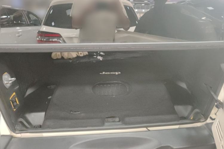 Used Jeep Wrangler 2014 3.0L Sahara Four-Door Edition Trunk