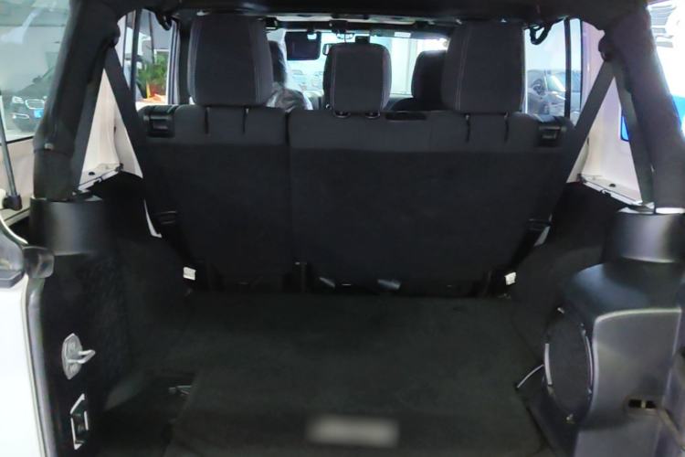 Used Jeep Wrangler 2014 2.8TD Sahara Four-Door Edition Trunk
