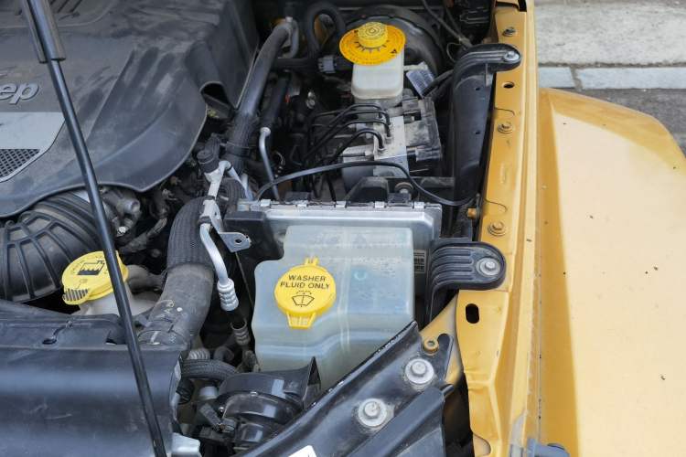 Used Jeep Wrangler 2014 3.0L Sahara Four-Door Edition Engine Bay Left