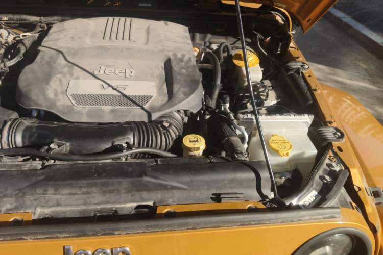 Used Jeep Wrangler 2014 3.0L Sahara Four-Door Edition Engine Bay Left