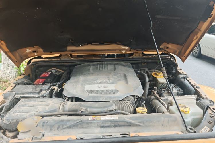 Used Jeep Wrangler 2014 3.0L Sahara Four-Door Edition Engine Bay