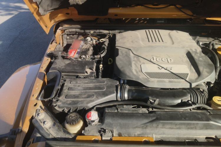 Used Jeep Wrangler 2014 3.0L Sahara Four-Door Edition Engine Bay Right