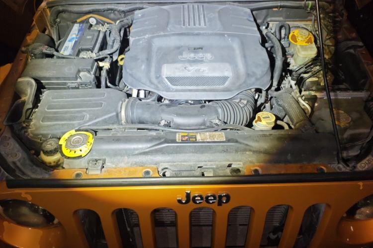 Used Jeep Wrangler 2014 3.0L Sahara Four-Door Edition Engine Bay