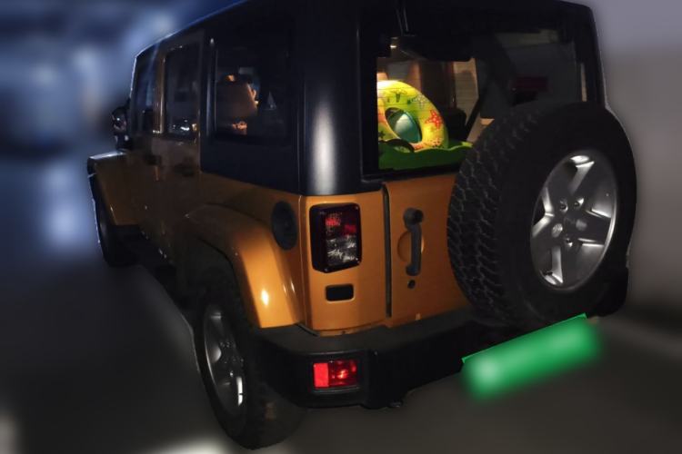 Used Jeep Wrangler 2014 3.0L Sahara Four-Door Edition Exterior 3