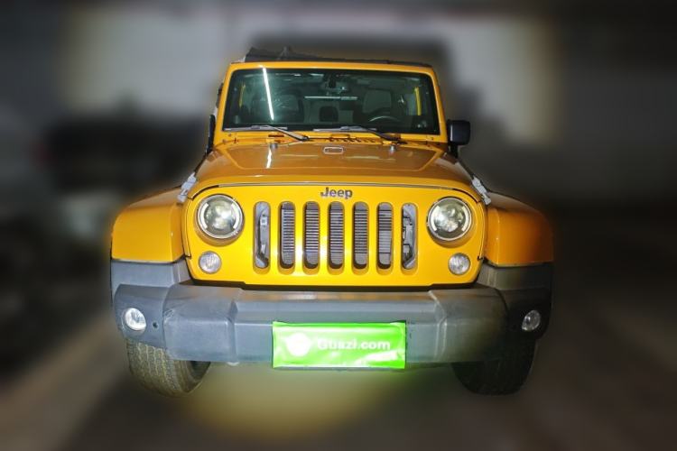 Used Jeep Wrangler 2014 3.0L Sahara Four-Door Edition Front
