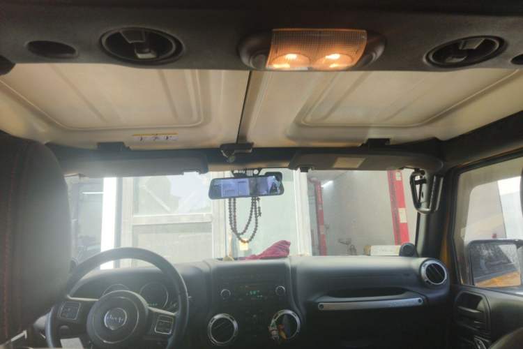 Used Jeep Wrangler 2014 3.0L Sahara Four-Door Edition Headliner