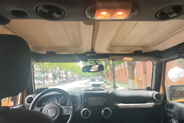 Used Jeep Wrangler 2014 3.0L Sahara Four-Door Edition Headliner