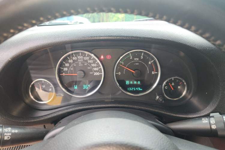 Used Jeep Wrangler 2014 2.8TD Sahara Four-Door Edition Instrument Cluster