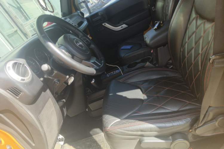 Used Jeep Wrangler 2014 3.0L Sahara Four-Door Edition Left Front Seat