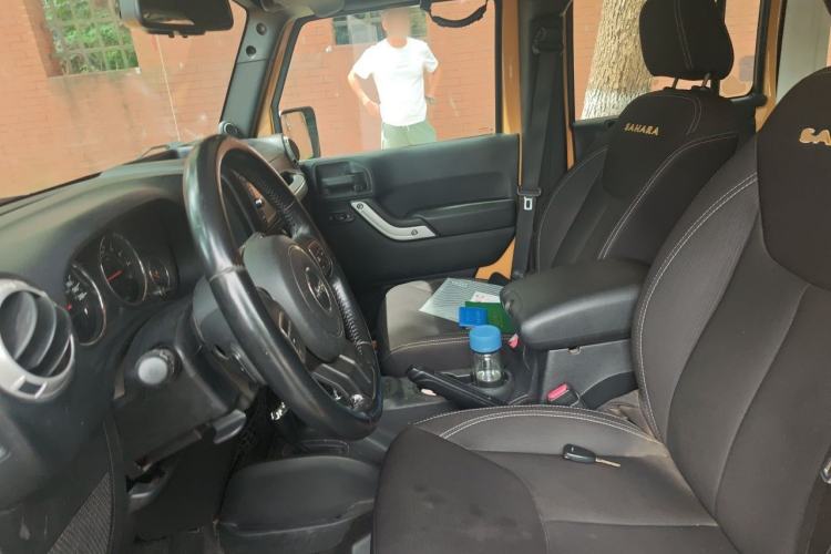 Used Jeep Wrangler 2014 3.0L Sahara Four-Door Edition Left Front Seat