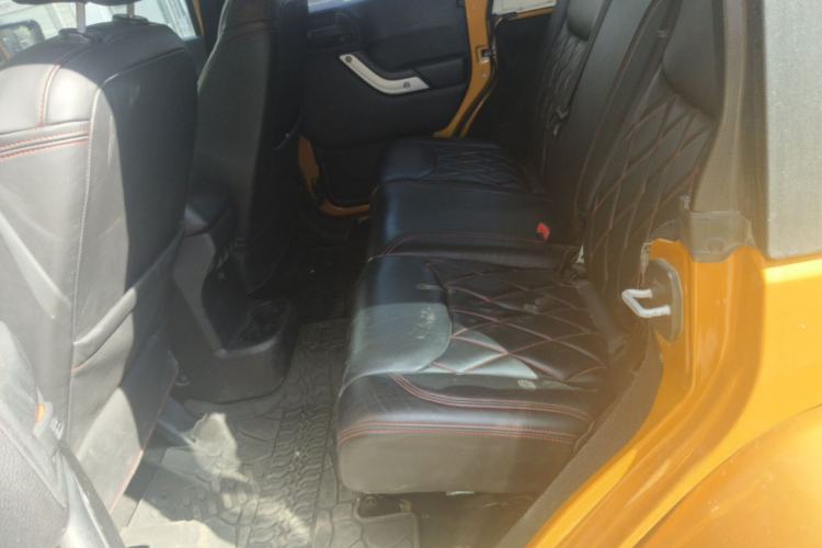 Used Jeep Wrangler 2014 3.0L Sahara Four-Door Edition Left Rear Seat