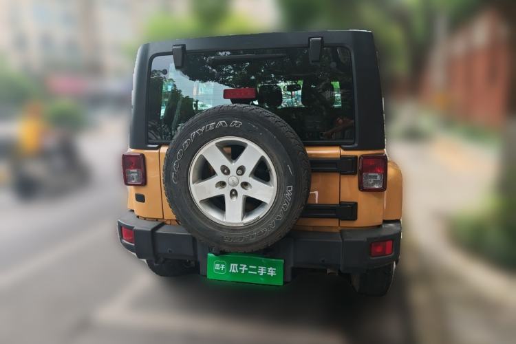 Used Jeep Wrangler 2014 3.0L Sahara Four-Door Edition Rear