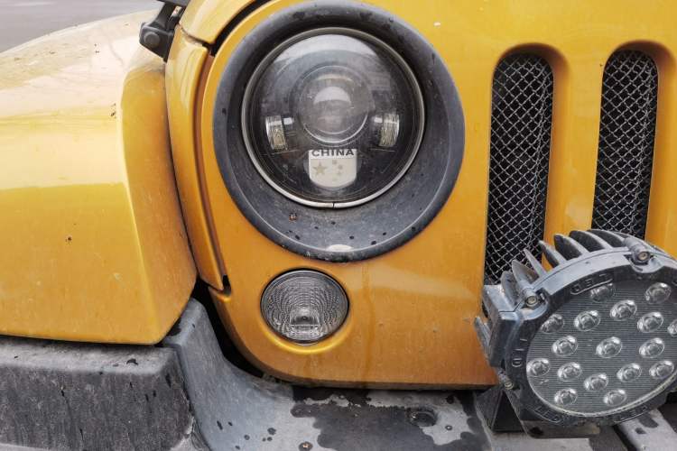 Used Jeep Wrangler 2014 3.0L Sahara Four-Door Edition Right Front Headlight