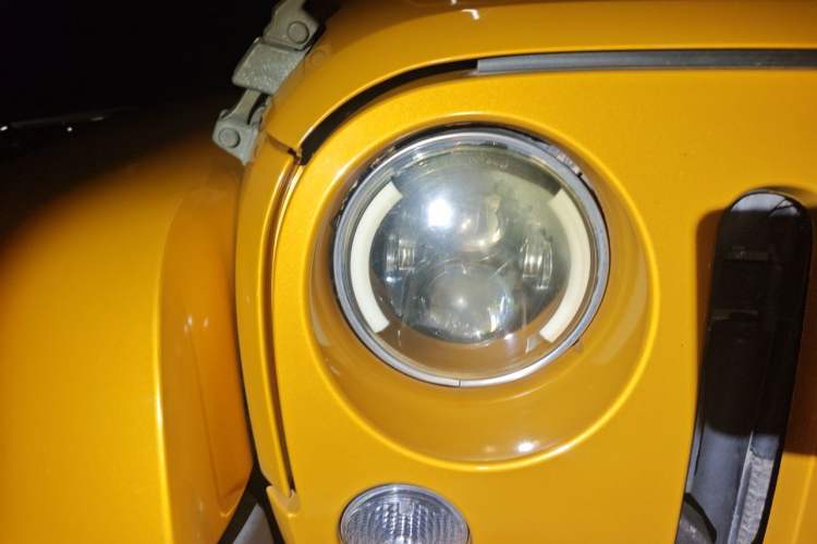 Used Jeep Wrangler 2014 3.0L Sahara Four-Door Edition Right Front Headlight