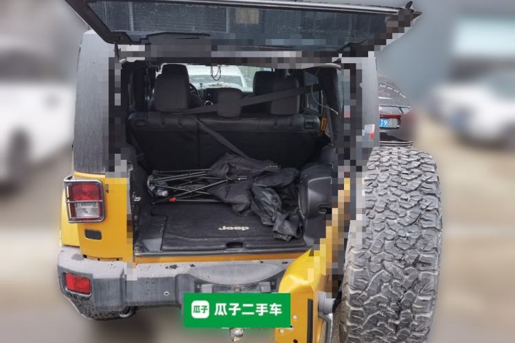 Used Jeep Wrangler 2014 3.0L Sahara Four-Door Edition Trunk