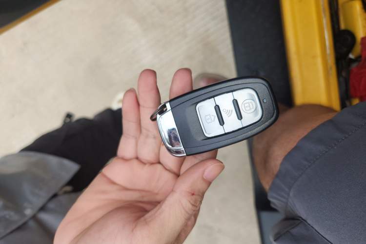 Used Jeep Wrangler 2014 2.8TD Sahara Four-Door Edition Vehicle Key