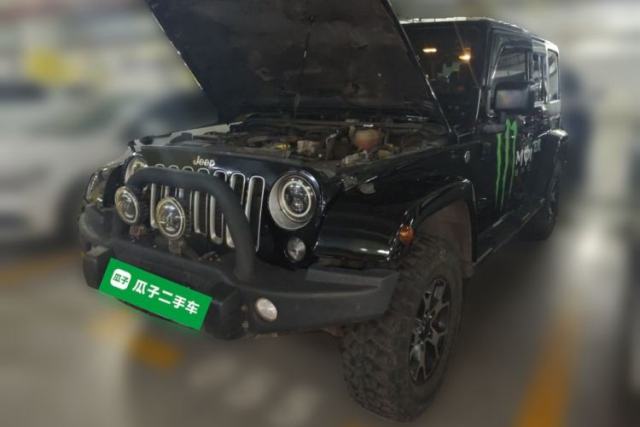Jeep Wrangler 2015 2.8TD Sahara Four-Door Comfort Edition usado