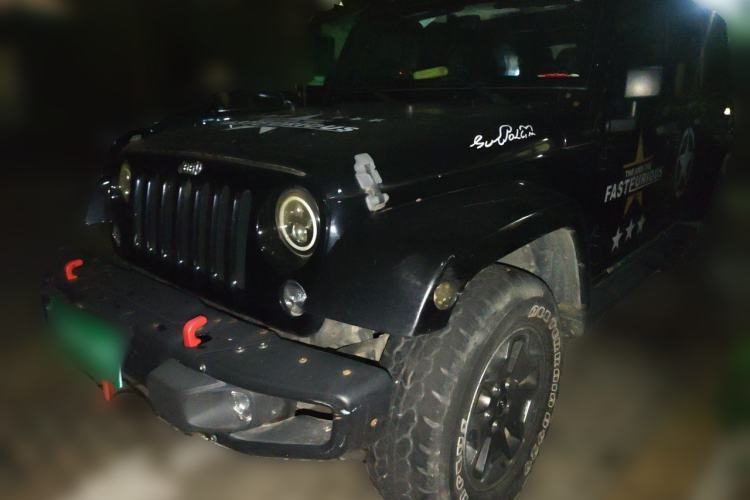 Used Jeep Wrangler 2015 3.0L Sahara Four-Door Comfort Edition Guazi used car, China used car export, Used car for sale, Used  cars, Cheapest cars for sale