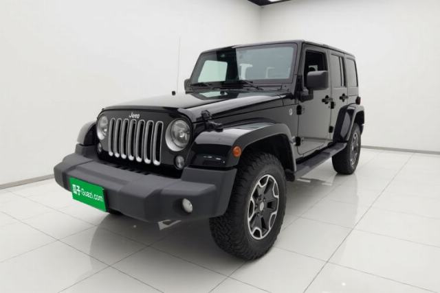 Jeep Wrangler 2015 3.0L Sahara Four-Door Comfort Edition usado