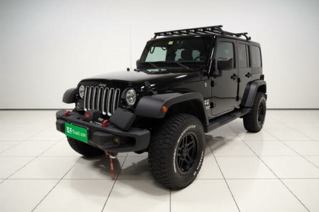 Jeep Wrangler 2015 3.0L Sahara Four-Door Comfort Edition usado