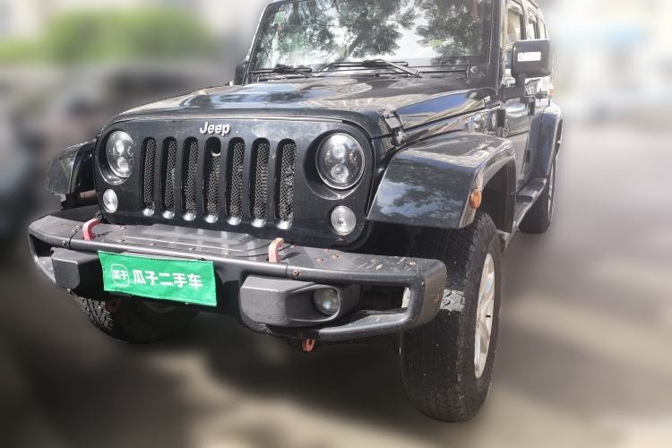 Used Jeep Wrangler 2015 3.0L Sahara Four-Door Edition Guazi used car, China used car export, Used car for sale, Used  cars, Cheapest cars for sale