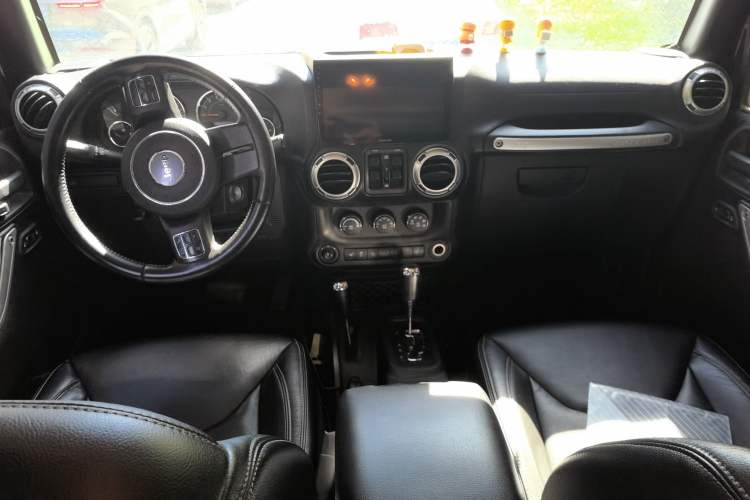 Used Jeep Wrangler  Center Console