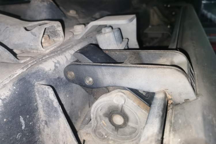 Used Jeep Wrangler 2015 2.8TD Sahara Four-Door Comfort Edition Chassis Front Right