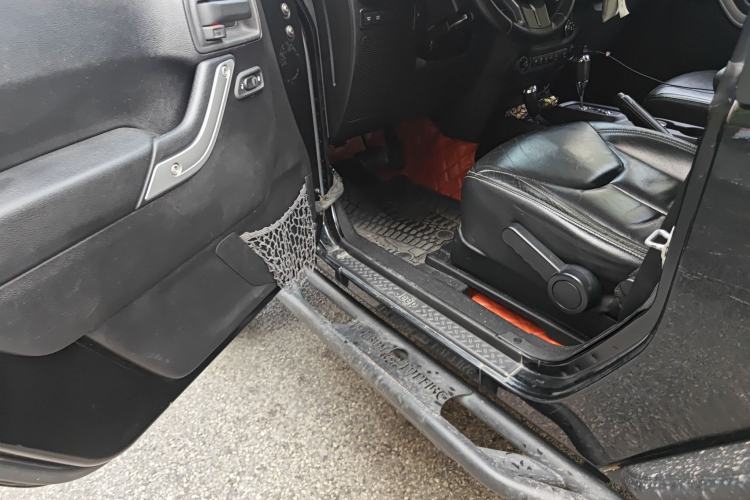 Used Jeep Wrangler 2015 3.6L Rubicon Two-Door Comfort Edition Driver Seat