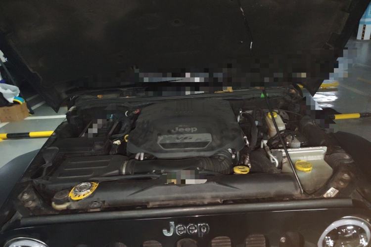 Used Jeep Wrangler 2015 3.6L Rubicon Two-Door Comfort Edition Engine Bay