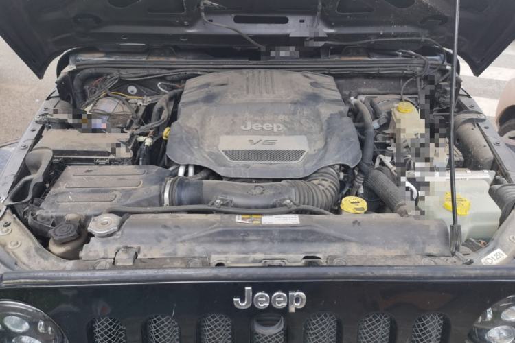 Used Jeep Wrangler 2015 3.0L Sahara Four-Door Edition Engine Bay