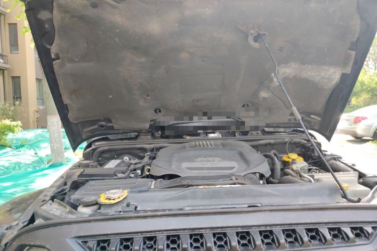 Used Jeep Wrangler 2015 3.0L Sahara Four-Door Comfort Edition Engine Bay