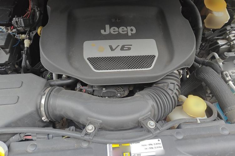 Used Jeep Wrangler 2015 3.6L Rubicon Two-Door Comfort Edition Engine Bay