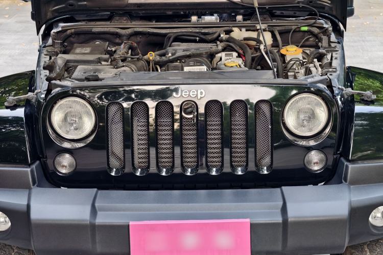 Used Jeep Wrangler 2015 2.8TD Sahara Four-Door Comfort Edition Engine Bay