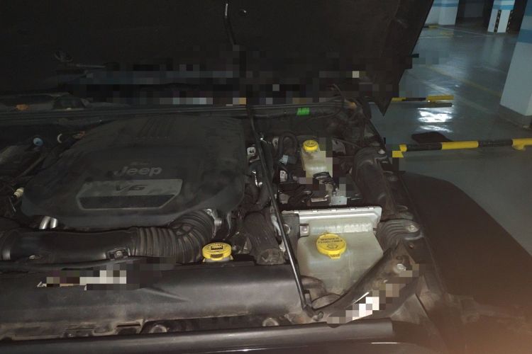 Used Jeep Wrangler 2015 3.6L Rubicon Two-Door Comfort Edition Engine Bay Left