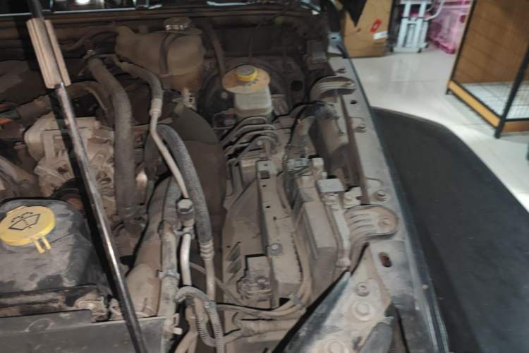Used Jeep Wrangler 2015 2.8TD Sahara Four-Door Edition Engine Bay Left