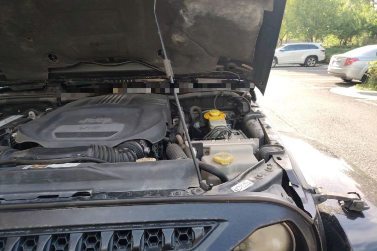 Used Jeep Wrangler 2015 3.0L Sahara Four-Door Comfort Edition Engine Bay Left