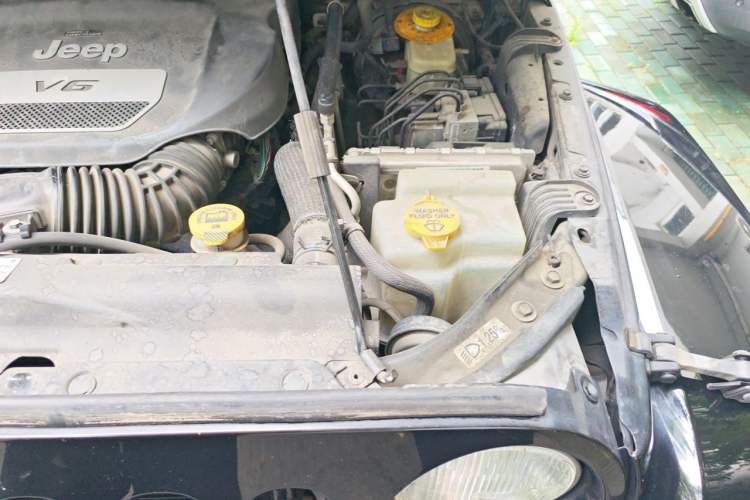 Used Jeep Wrangler 2015 3.0L Sahara Four-Door Edition Engine Bay Left