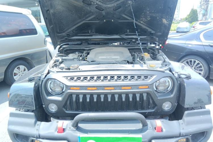 Used Jeep Wrangler 2015 3.0L Sahara Four-Door Comfort Edition Engine Bay