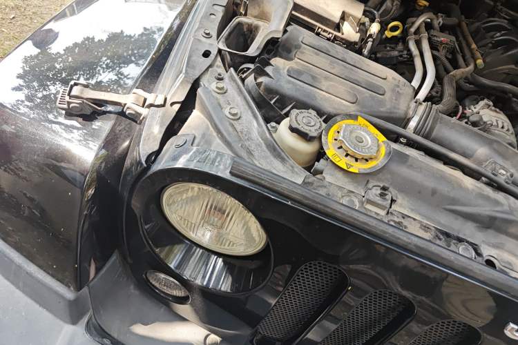 Used Jeep Wrangler 2015 3.0L Sahara Four-Door Comfort Edition Engine Bay Right