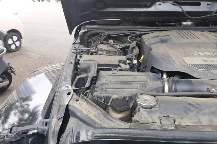 Used Jeep Wrangler 2015 3.0L Sahara Four-Door Edition Engine Bay Right