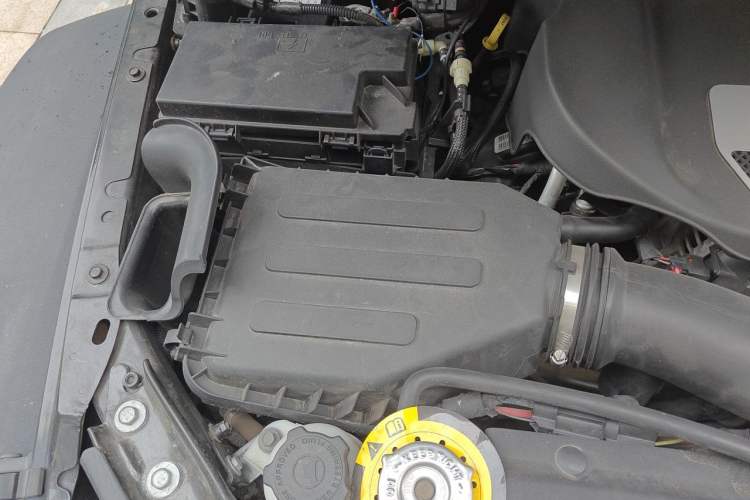 Used Jeep Wrangler 2015 3.6L Rubicon Two-Door Comfort Edition Engine Bay Right