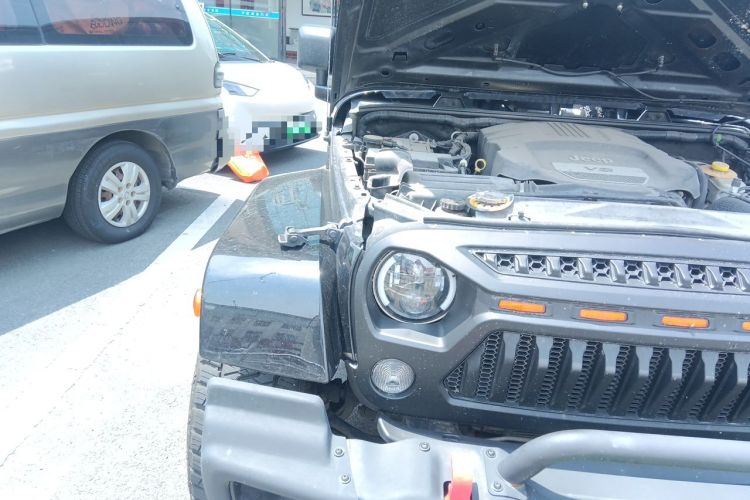 Used Jeep Wrangler 2015 3.0L Sahara Four-Door Comfort Edition Engine Bay Right