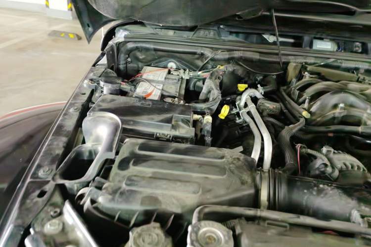Used Jeep Wrangler 2015 3.0L Sahara Four-Door Edition Engine Bay Right